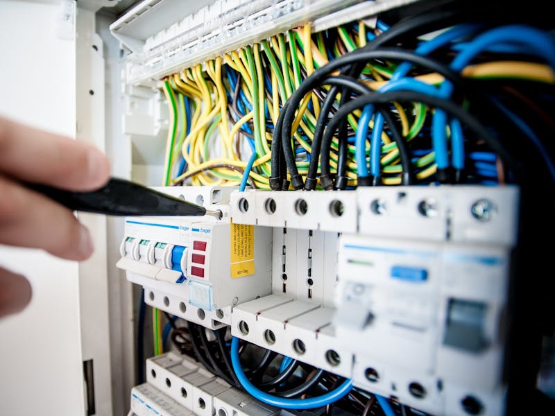 Elektroinstallation - Sicherungskasten und Verkabelung